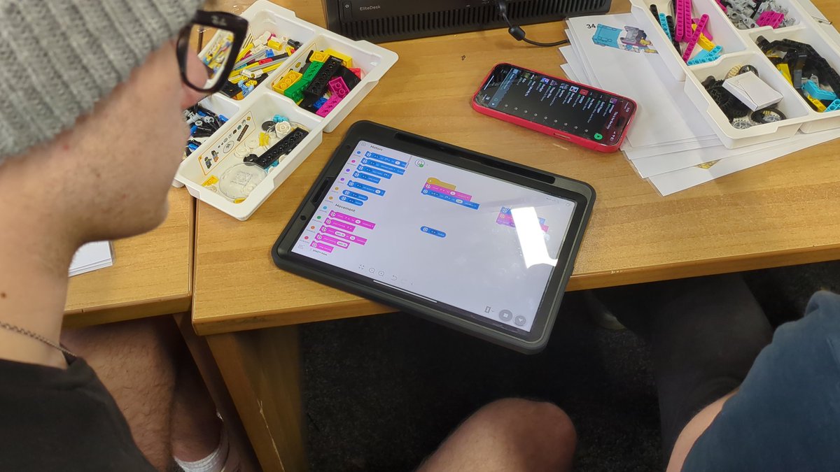 ICTPencoed's tweet photo. A wonderful evening with @Technocamps programming robots with year 12s, in preparation for a competition in the liberty stadium in June! May the best team (us) win!!! https://t.co/TS1XvXQT6a