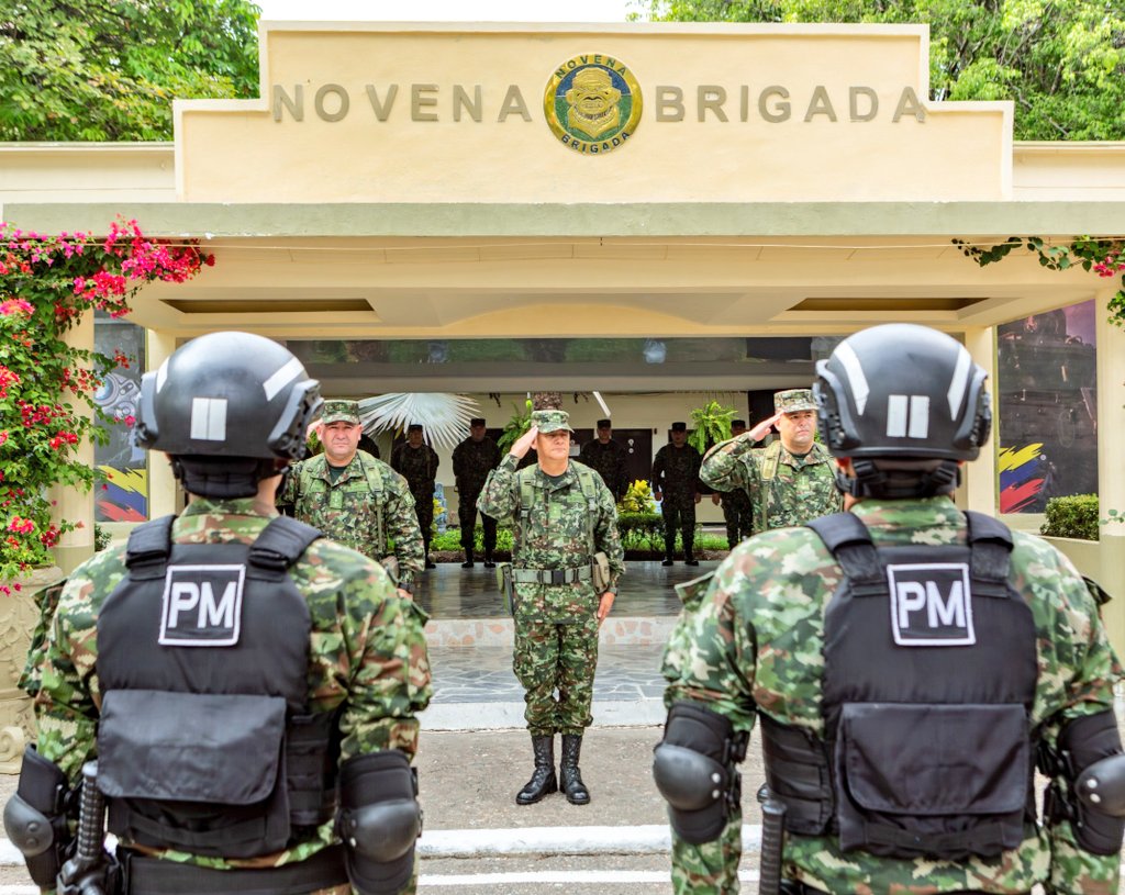 Ejercito_Div5's tweet photo. #Hoy, El señor Brigadier General Cdte de @Ejercito_Div5, visita las tropas de la #NovenaBrigada en el #Huila, analizando los avances operacionales y alentando a sus hombres y mujeres a seguir trabajando en pro de la seguridad del territorio Opita.  #PatriaHonorLealtad. https://t.co/nK5lwLuVea
