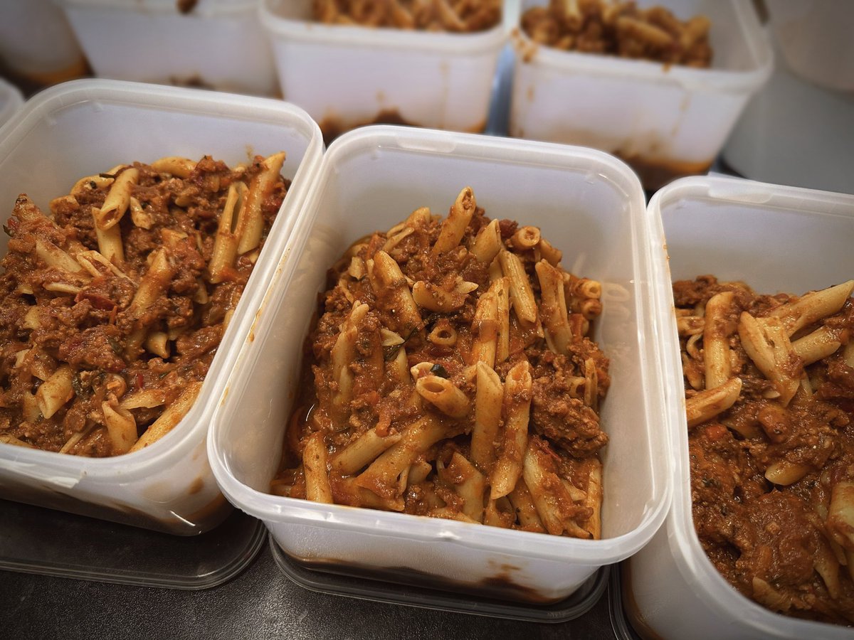 VACLocalLives's tweet photo. Today, our Community Journalist @JordaneBaker0 lent a hand to Food4Families, cooking up a delicious pasta bolognaise and assembling food parcels for 35 local families in need #ImprovingLocalLives ππ§‘ https://t.co/8l8ib8qdpN