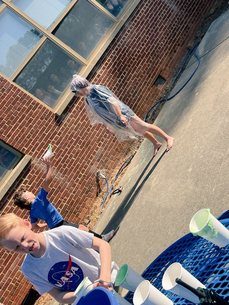 Lindsay Merritt tweet media