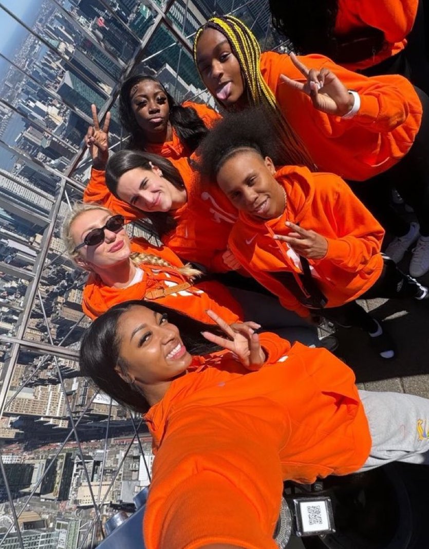 WNBA Draft Class on top of the @EmpireStateBldg 🍎 📸 Angel Reese