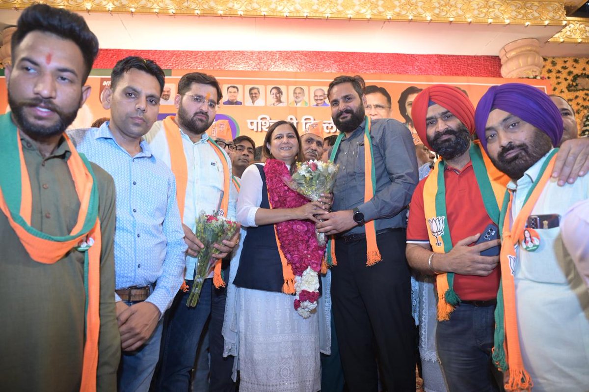 kjsehrawat's tweet image. भाजपा परिवार में स्वागत है !

माननीय प्रधानमंत्री श्री नरेंद्र मोदी जी के कुशल नेतृत्व एवं भारतीय जनता पार्टी की जनकल्याणकारी नीतियों से प्रभावित होकर भाजपा परिवार में शामिल होने पर अमित गौड़ जी का हार्दिक स्वागत है। 

मुझे विश्वास है की आपके सहयोग से भाजपा के सुशासन के प्रयास को…