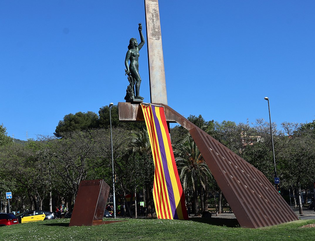 Nou Barris commemora el 93è aniversari de la Segona República noubarris.info/nou-barris/202…