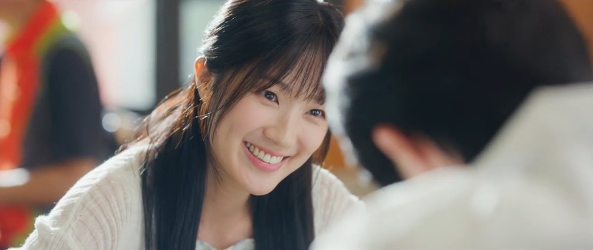 kdramamiss's tweet photo. the way sol looked at sunjae when they were in the restaurant 🥹🤍 #LovelyRunner #LovelyRunnerEp3 https://t.co/5Nnpj4bNJW