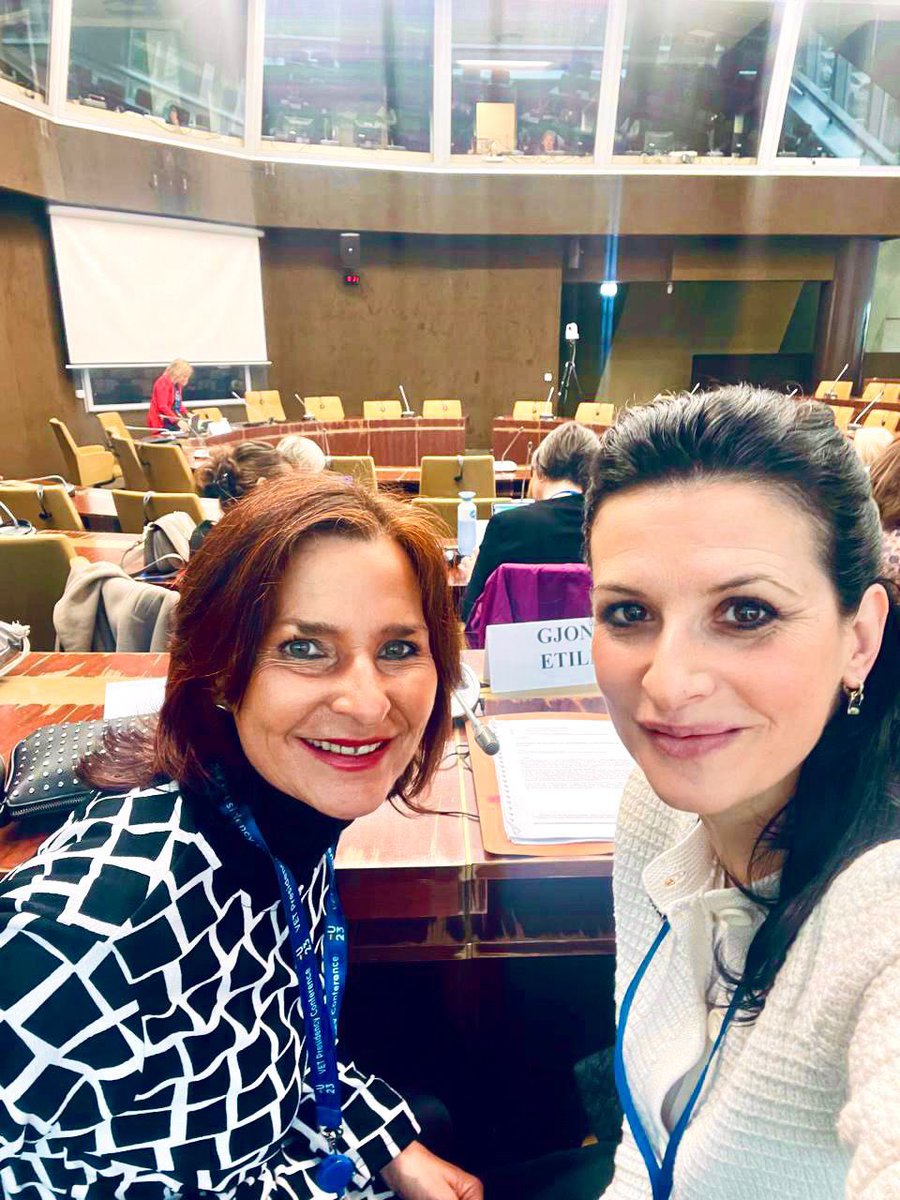 📌Plenary session of @PACE_News started this morning with the meeting of the 🚺Women's Group of @socpace! Together with my 🇪🇸colleague @luzseijo , discussing the topics on VAW that our political group will address during 2024, on cyberbullying, 🚺 in politics & reproduction!