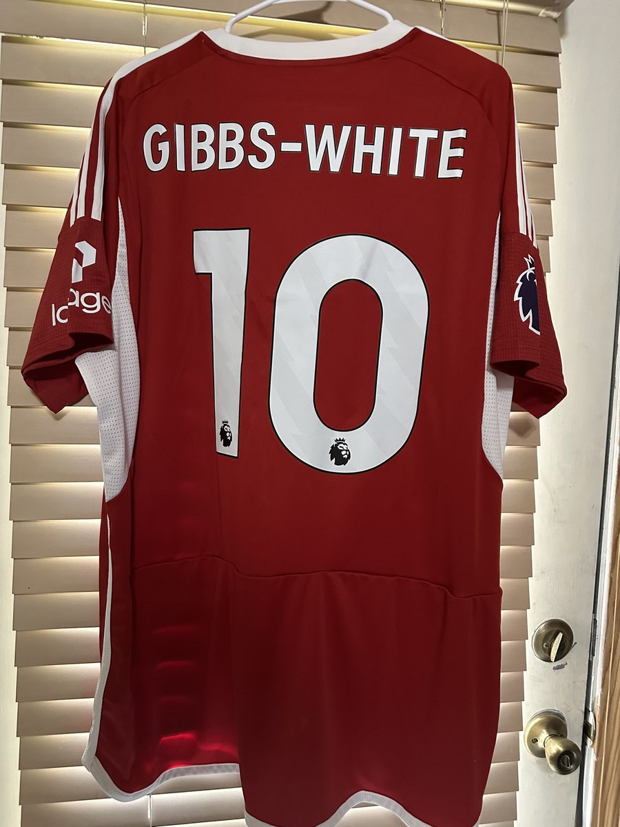OKI3_Brit's tweet photo. Been in America for years & I miss Nottingham more than I can express. This is the first time I have been able to buy & have owned a current Forest shirt since when my Grandad gave me one for my 13th birthday 30 years ago. #NFFCAllOver https://t.co/q6ll20FFxs