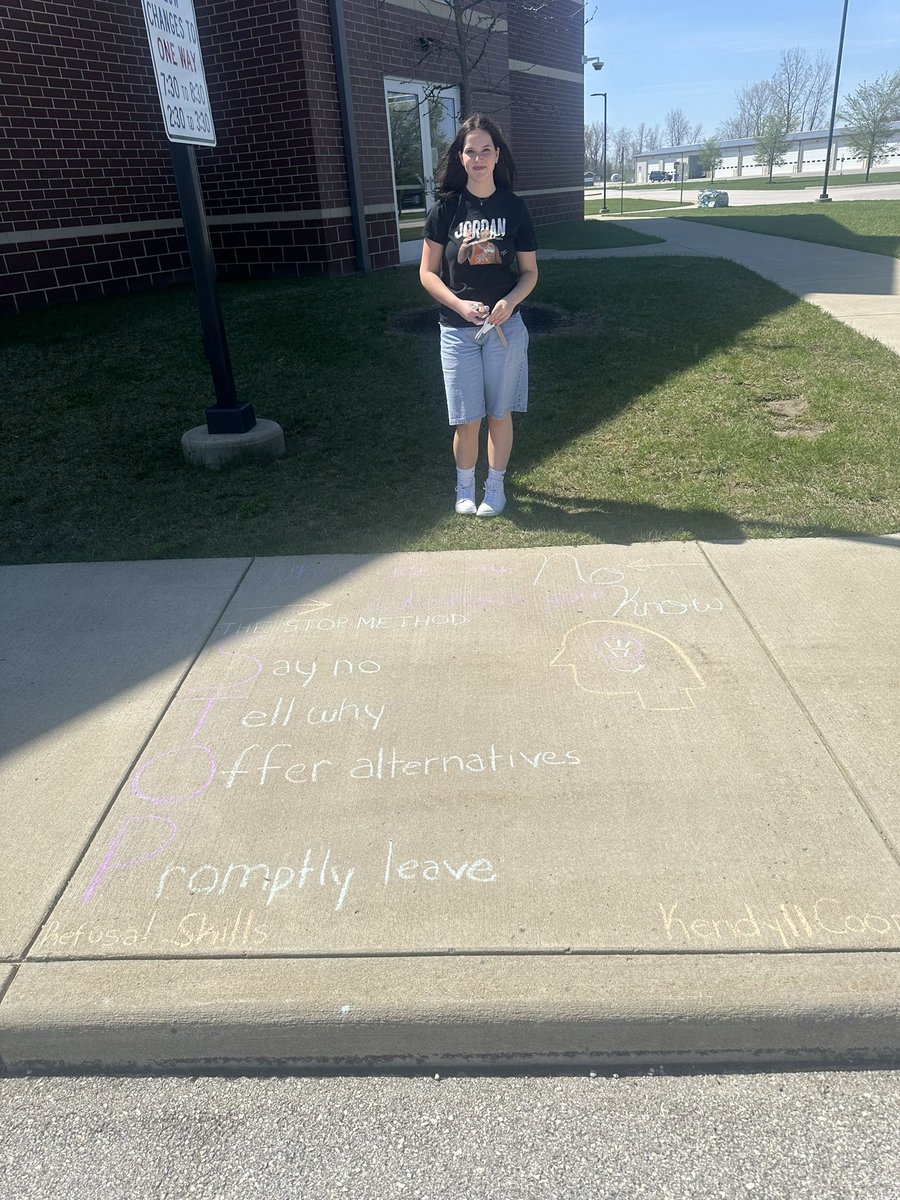 Coach_Bell_5's tweet photo. decision making, goal setting, and refusal skills for the win! #chalkabouthealth https://t.co/LuFUIDDamO