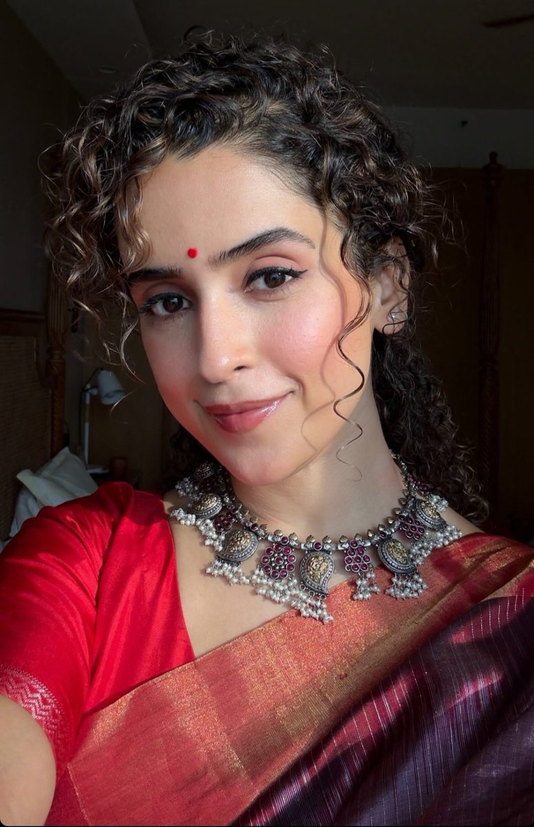 Sanya Malhotra in Traditional look awesome 👍❤️
#SanyaMalhotra #Bollywood