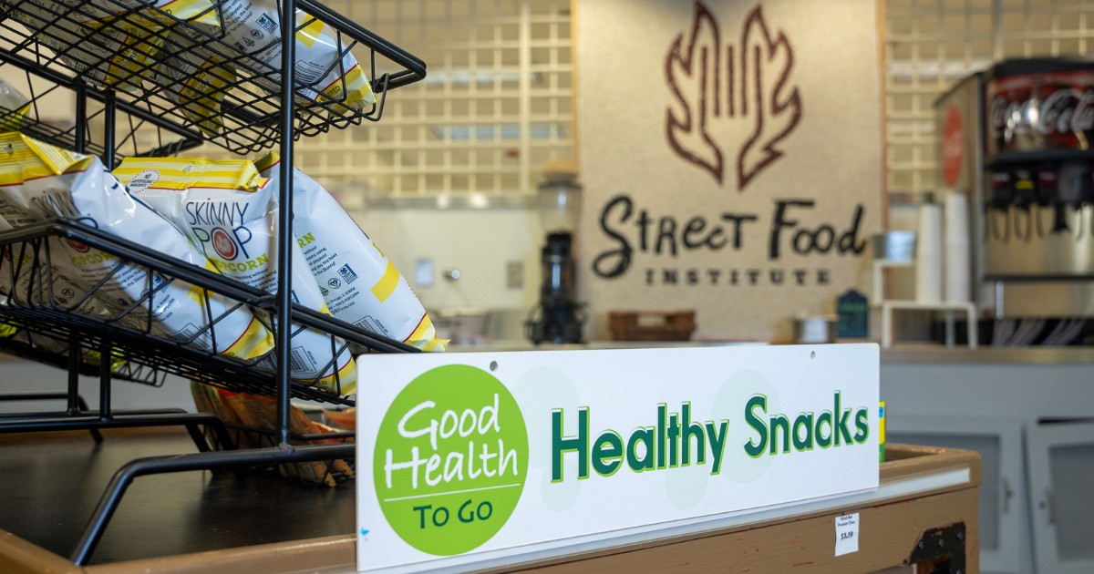 Grab a snack on #CNM's Main Campus at the @Streetfood_NM in the Student Services Center! With food and treats made by local businesses, there is always something tasty to try🤤 Stop by anytime between 8 a.m.-2 p.m., Monday-Thursday. #foodie #supportlocal