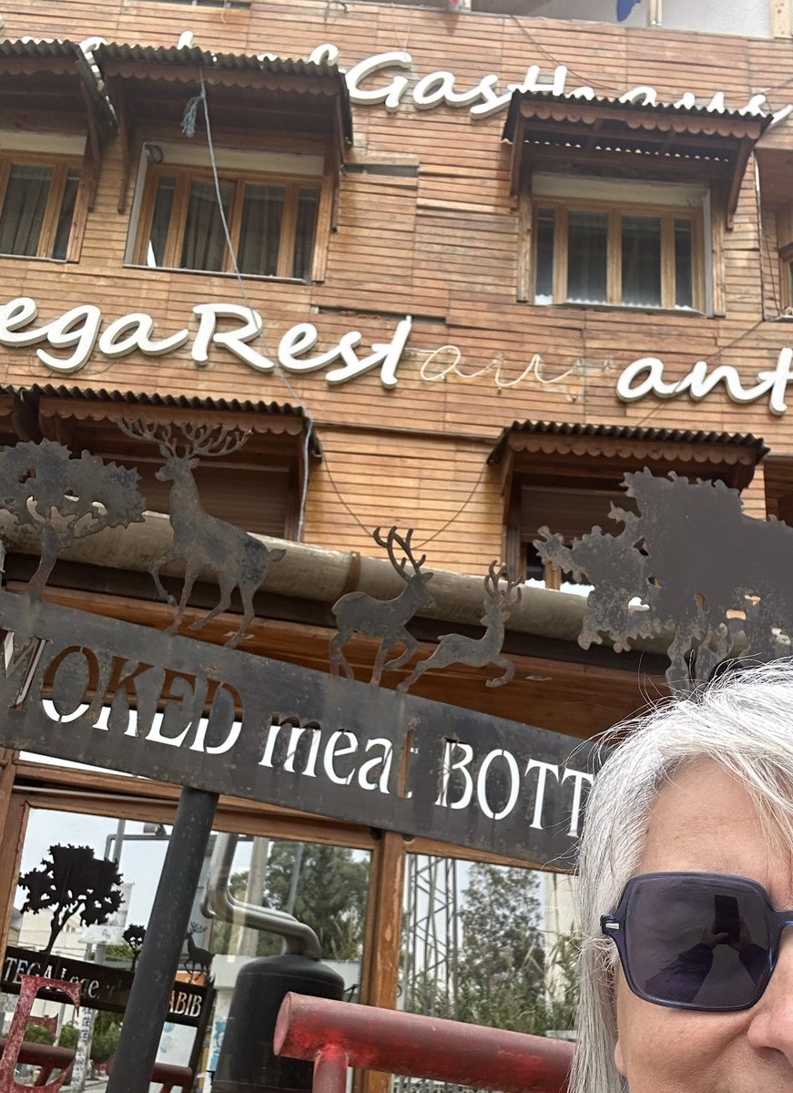 GallozziMrita's tweet photo. E dalla bollicine delle serate milanesi…al kebab “multifunzioni” tunisino…
#tunisa #megrine #kebab #sempreingiro #certificando https://t.co/m08vZ7RylX