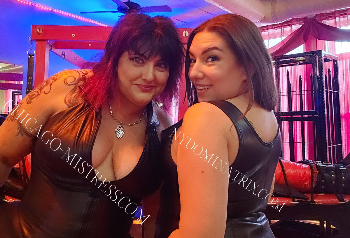 chicagomistress's tweet photo. So much fun and intense play this week with @ElenaDeLuca 
If you're lucky, we may share a few pics w you. But all the good stuff will be on fansites. 
Did you miss her this tour? Well, plan ahead - she may be back in June! https://t.co/IN2PZGCN3q