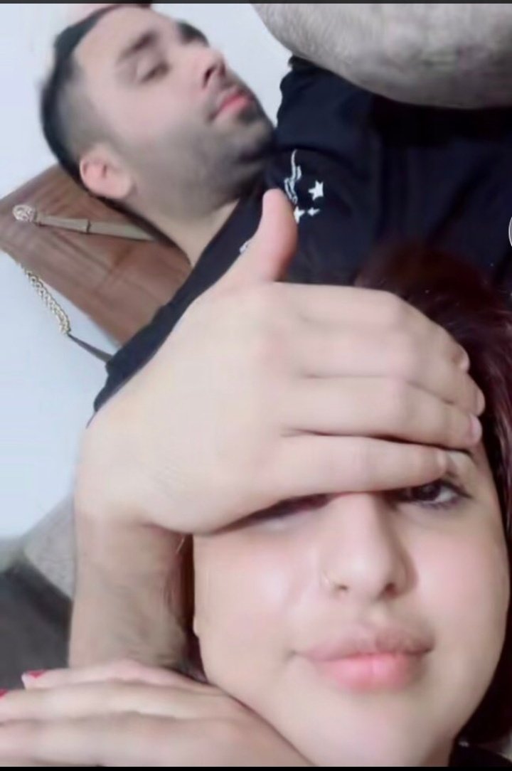Huzaifakha81036's tweet photo. Hareem shah ki full vedio available 
post ko like share follow krny walo ko full send ki jayegi #hareemshahleakedvideo #hareemshahvideo #hareemshah 
#leaks #Pakistan https://t.co/xCmxvc7ZRD