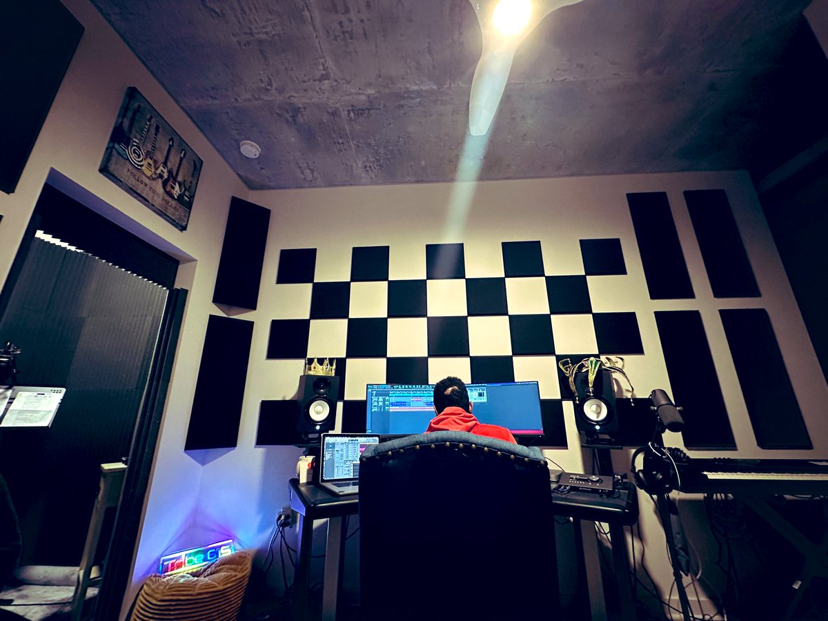 Thad2020's tweet photo. In my happy place 🎹 https://t.co/saJeH90mVP