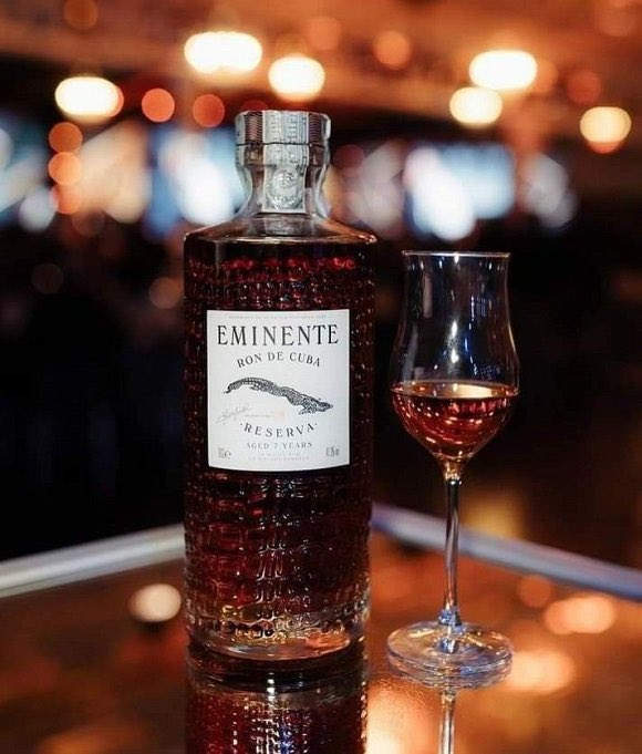 Cuba's 'Eminente Gran Reserva' Edition N°1 rum, won awards for the best spirit in the world at the London Spirits Competition 2024, a competition in which drinks from more than 80 countries competed. 🧵