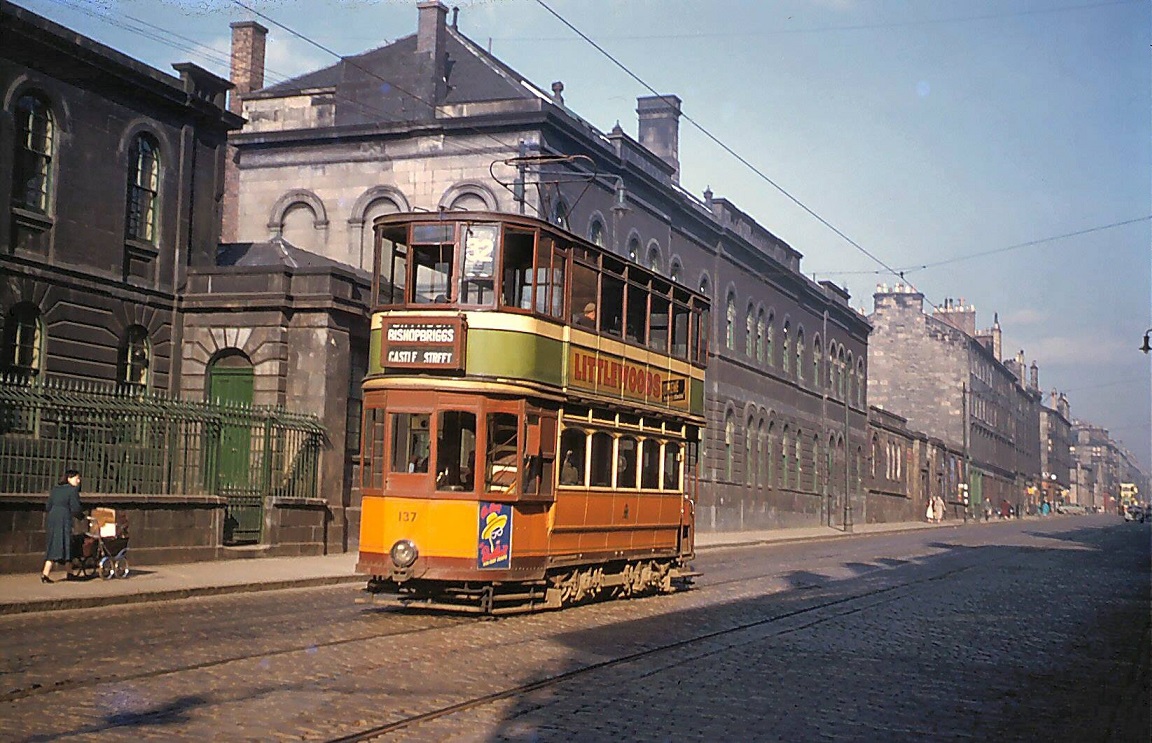 Old Tweet reprised. Parliamentary Road, Townhead, #Glasgow 1961. (Ian Semple)