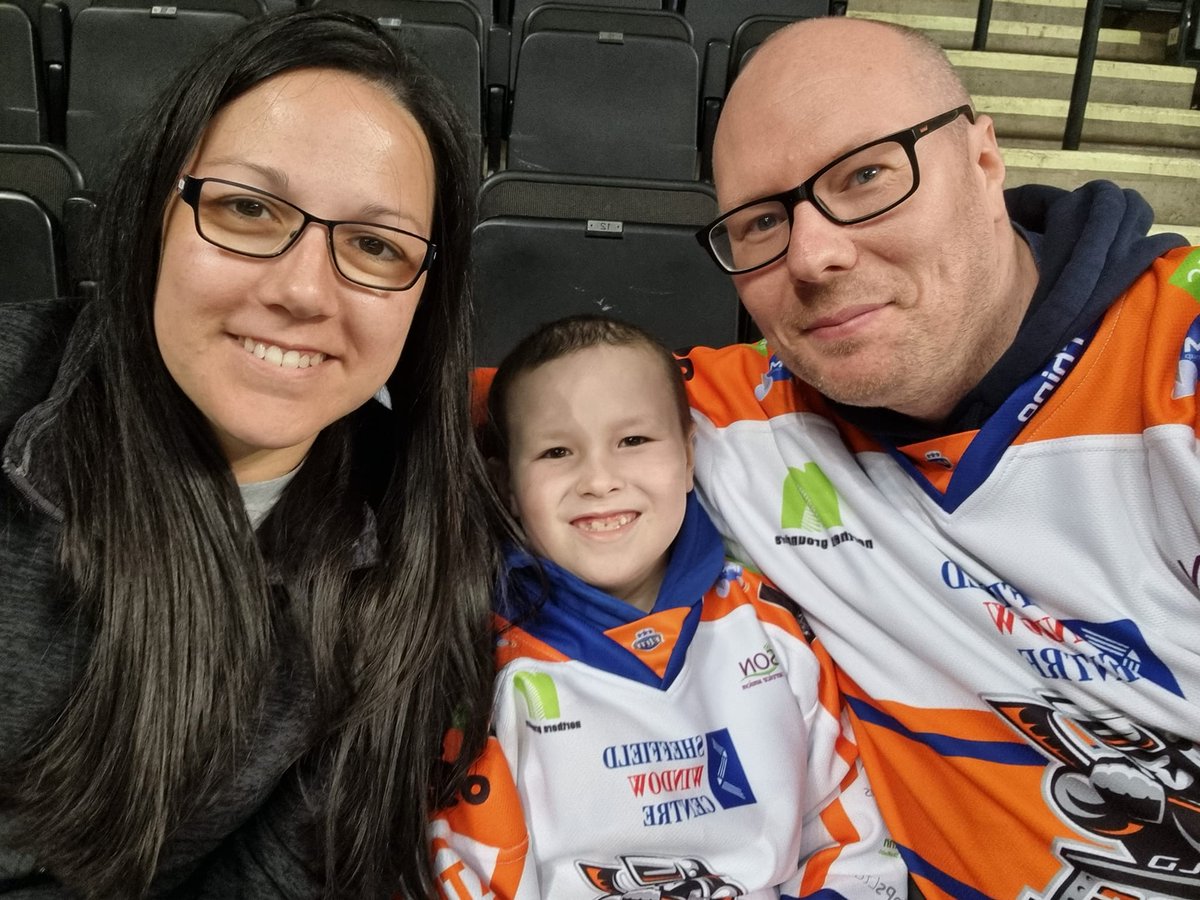 SheffChildrens's tweet photo. If you'd like to help Oliver's parents, David and Laura, in their aim to raise £100,000 in Oliver's memory, please visit https://t.co/kLKCo4OyJO

#icehockey #steelers #SheffieldSteelers #sheffield https://t.co/8ZxCdqDYFh