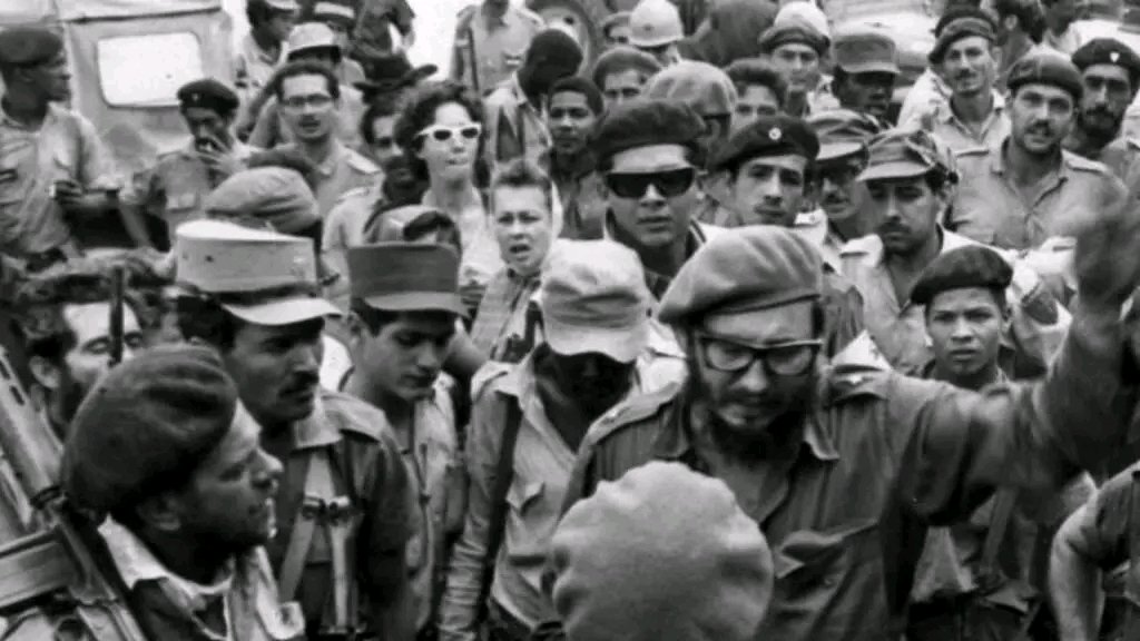 #TenemosMemoria 15 de abril de 1961 fueron bombardeados tres aeropuertos cubanos de una manera traidora y sorpresiva, organizado y pagado por la CIA con el fin de destruir los pocos aviones disponibles que teníamos para defendernos #SongoLaMaya #SantiagodeCuba