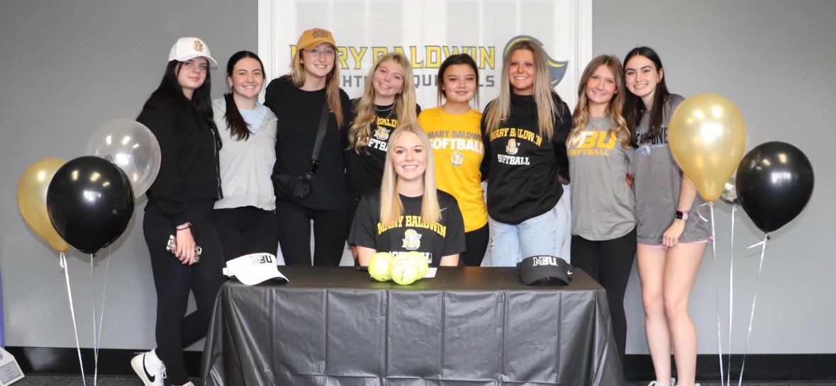 HannahBolt02's tweet photo. Signing day!!!! 
Thank you to everyone who made this day possible can’t wait for the next 4 💛🖤💛🖤 @CoachShelton18 @Havok_2024 https://t.co/Dbu6hxylgg