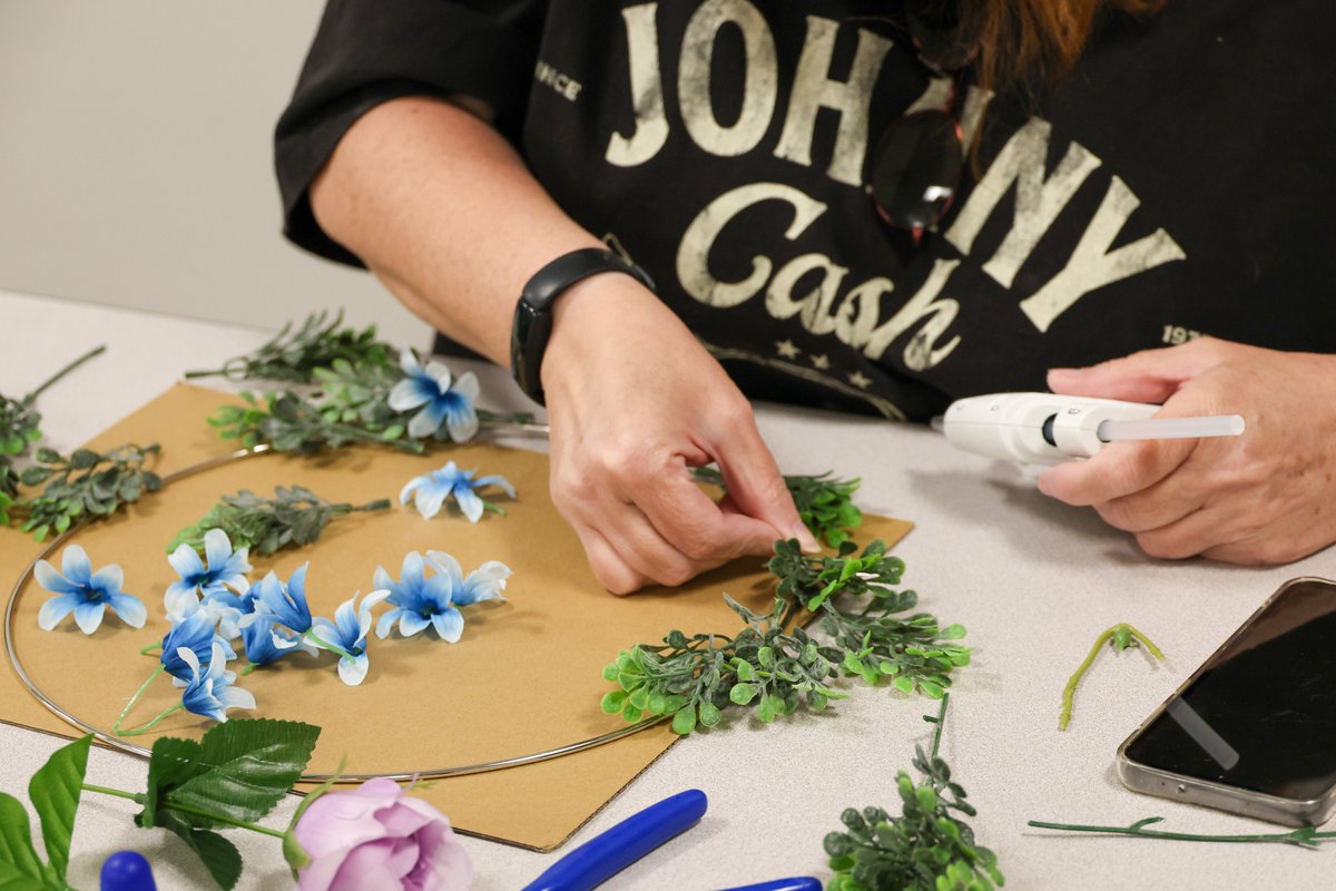 This morning at our DIY Spring Wreath program for adults at the downtown Mishawaka Library, participants dived into embracing the vibrant spirit of spring. Each participant assembled their very own spring wreath. 🌸🌿🎨