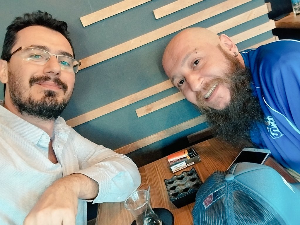 Mahallemize Adana Kebap kokulu tribüncü gelmiş hoş gelmiş. 🤓💙🖤