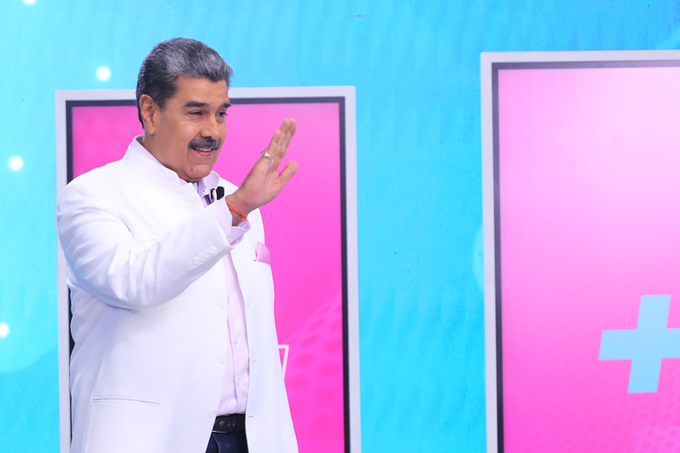📱A través de todos los medios el Pdte. <a href="/NicolasMaduro/">Nicolás Maduro</a> nos traerá una nueva edición de su programa ‘’Con Maduro+’’ a las 7:00pm, cargado de alegría, cultura, tecnología y debates para todos los venezolanos 🇻🇪
#VamosPaLanteMaduro