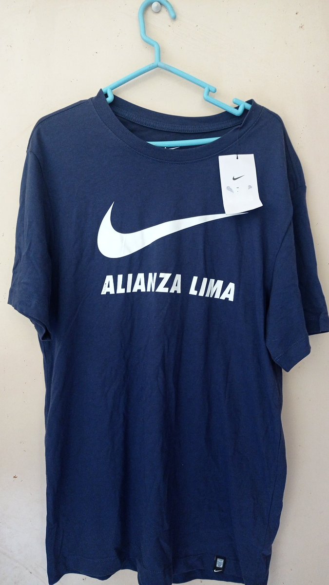 luzhin1901's tweet photo. Bueno se viene el viaje a Chile y ando un poco bajo gente, así que vendo algunas cosas de Alianza.
Camiseta alterna "xl" 2024  170 soles.
Camisero "S" 110 soles.
Polo de algodón "s" 75 soles.
Casaca talla "s" 290 soles.

Apóyame con un RT xfa para que llegue alguien que necesite. https://t.co/fAxHobPo0u