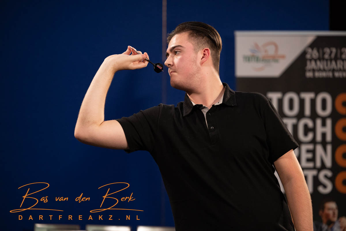 Het was een druk dartweekend! Naast het 4 Nations Tournament werden in Hongarije meerdere WDF-toernooien afgewerkt. Het ging om de Budapest Classic en de Masters!🎯

Tijdens de Masters stond Pim van Bijnen in de finale.

Lees meer: bit.ly/3TY5mgm

📸Bas van den Berk