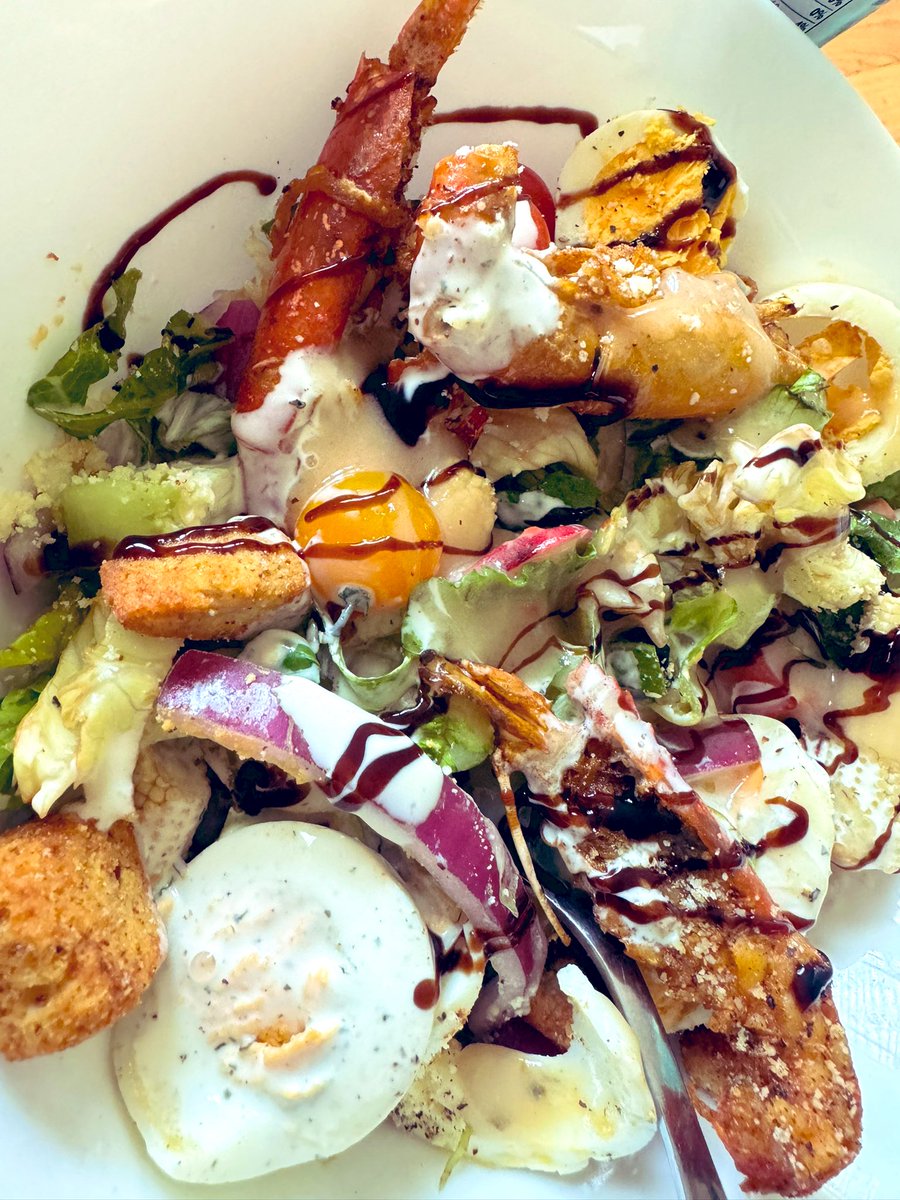 Hot Damn Monday! The weekend was a thing of beauty. The Monday Flex is real. Lunch: normal salad punching above weight! Balsamic, Ranch, Italian dressing, with Mexican shrimp. And yes, will be eating a fine Indian dinner tonight with friends, cause why not enjoy your blessings!