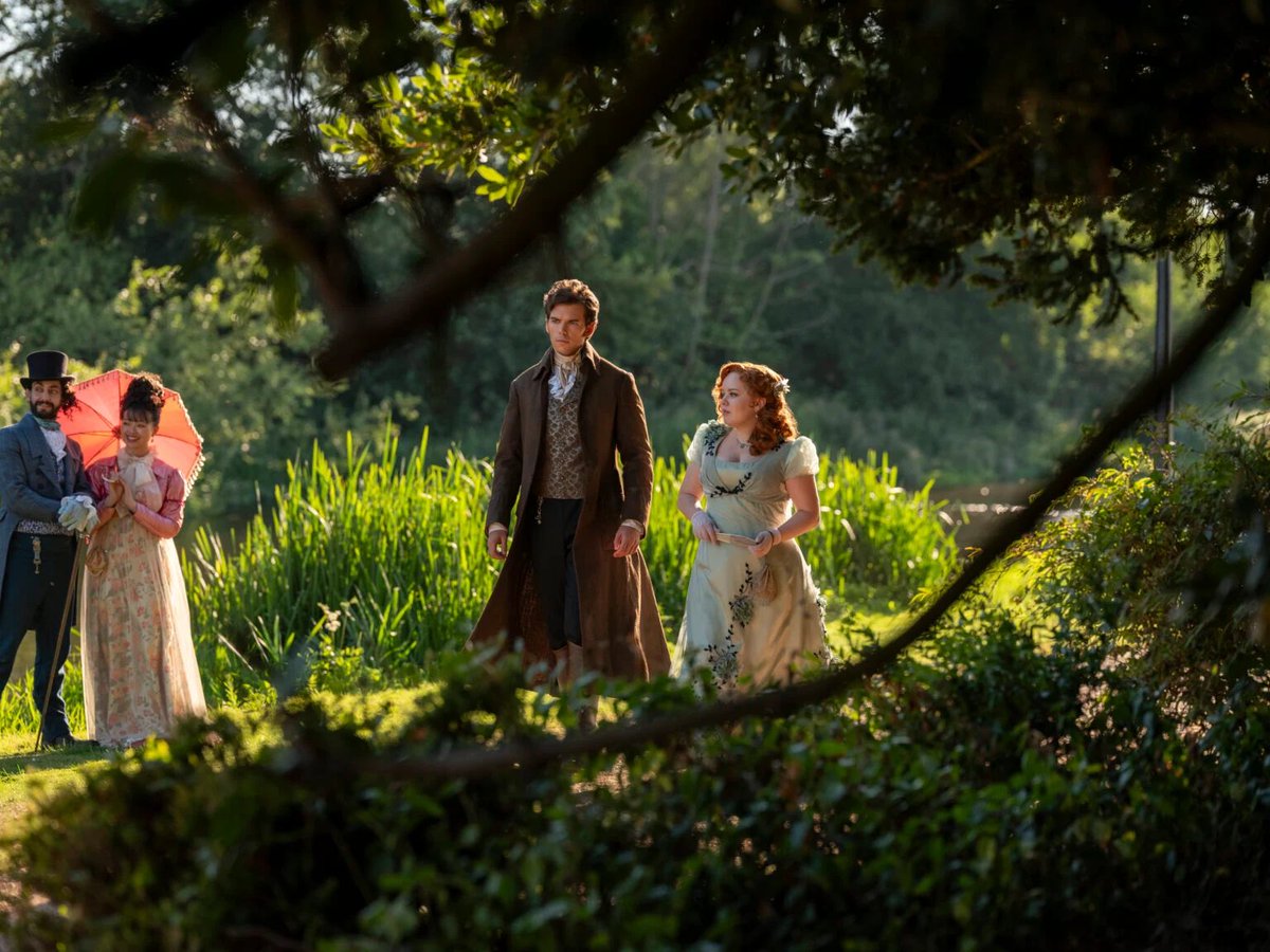 swiftiemoth's tweet photo. 🚨 ALL NEW SEASON 03 BRIDGERTON STILLS WITH LINKS 🚨

— PART 01: POLIN https://t.co/YmTBhV2Mpb