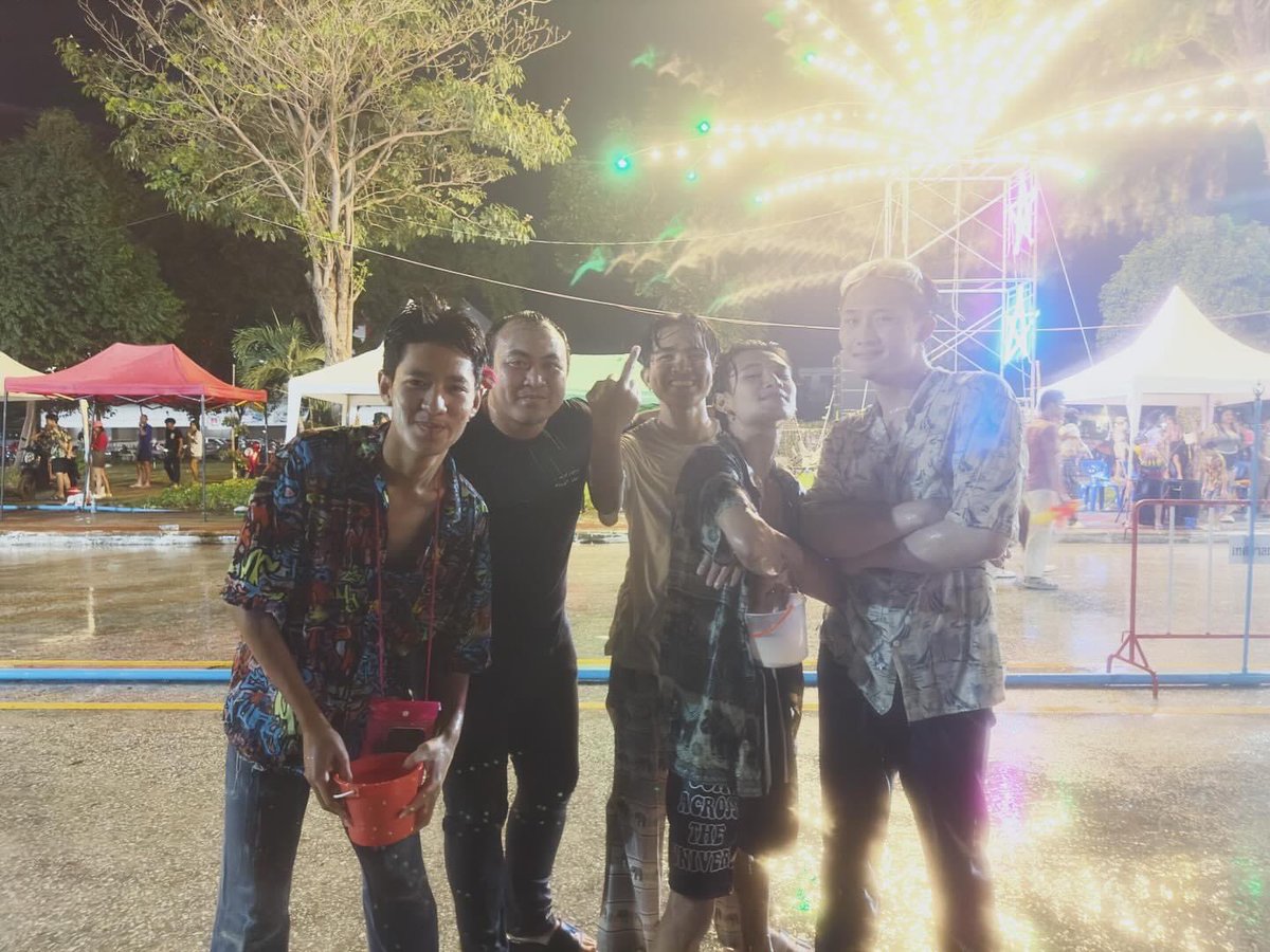 K_theKen's tweet photo. big fam <3 https://t.co/nZL8iQEsKJ