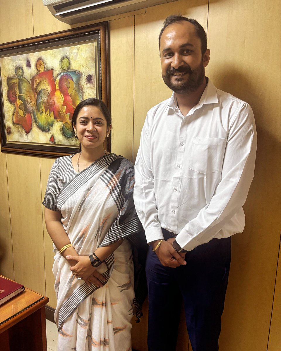 Earlier Today with 2015 batch IAS Officer Dr. Tanu Jain @DrTanuJain1 at her office in New Delhi.