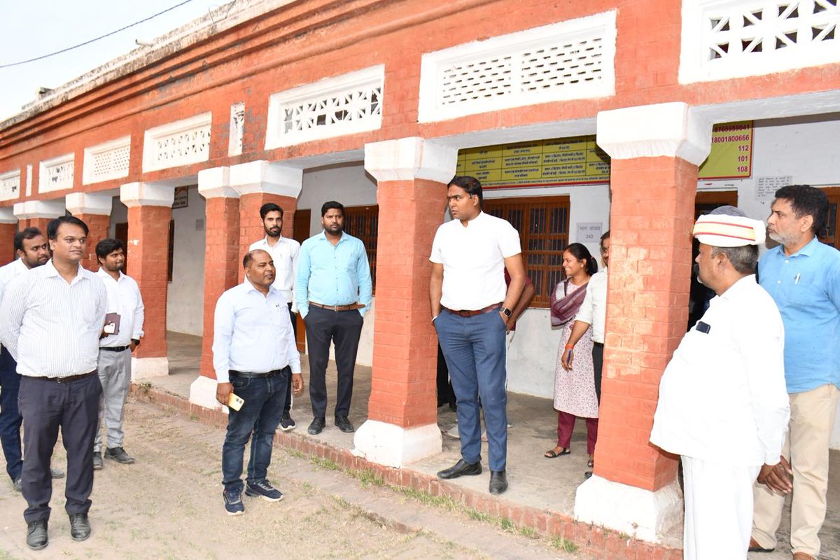 dmdeoria's tweet photo. लोकसभा चुनाव 2024 के दृष्टिगत आज सदर विधानसभा क्षेत्र स्थित विभिन्न मतदान केंद्रों का निरीक्षण किया गया।
@ECISVEEP @ceoup https://t.co/QKsnOkkENu