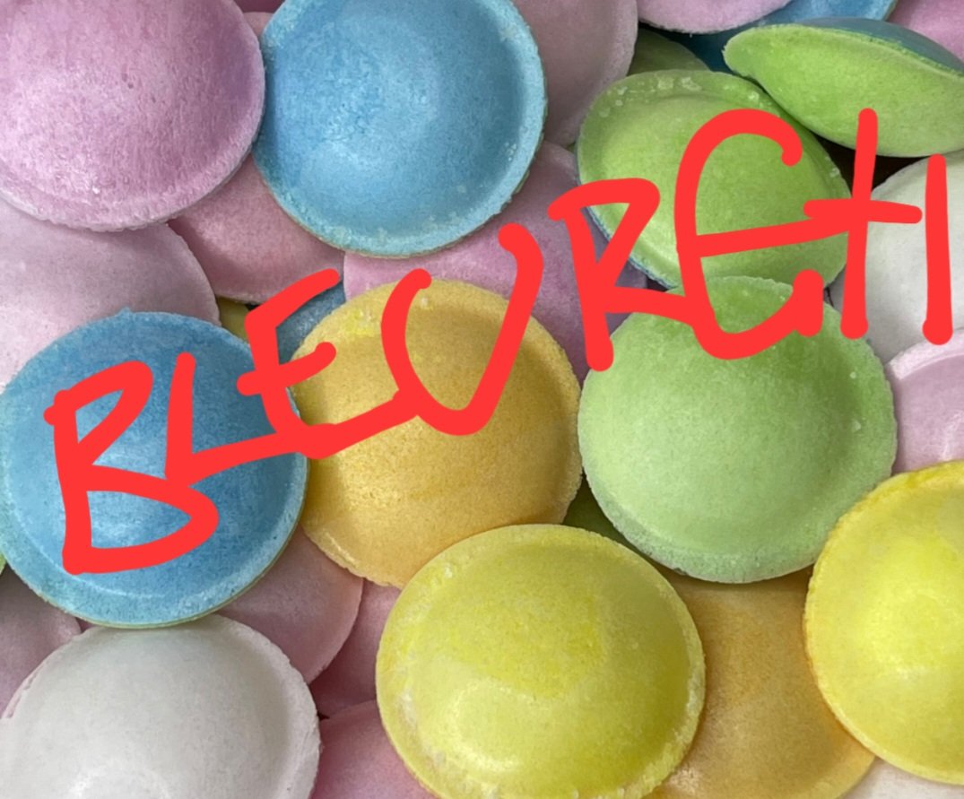 Lucie_Fur99's tweet photo. Weird question: does anyone/did anyone actually like Flying Saucers (the penny sweets)? https://t.co/N1PFunloH4