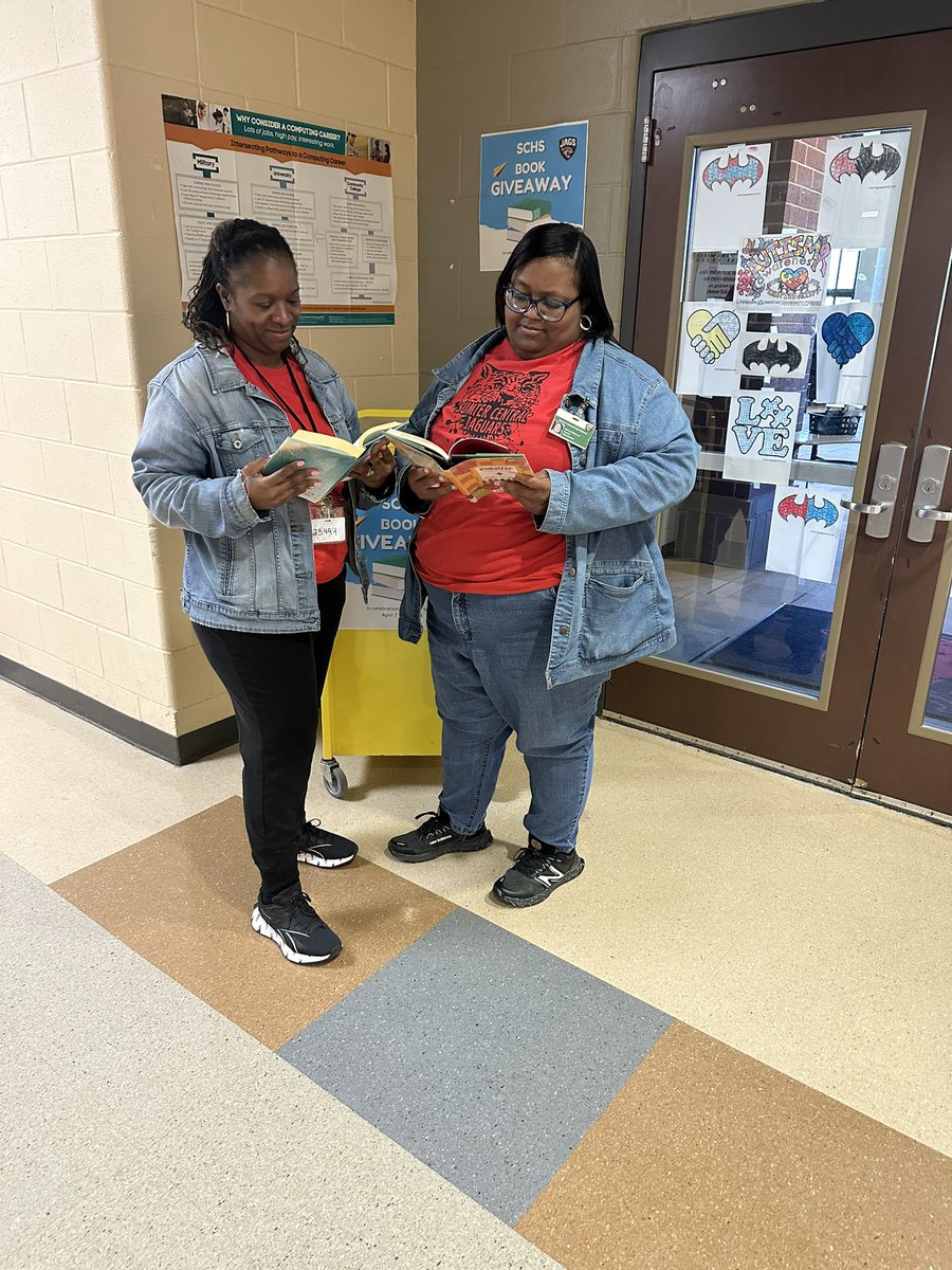 LytriceMurray's tweet photo. National Library Week’s Drop Everything and Read event held at Sumter Central High School @SumterCentral @MarcyBurroughs @acassity1 https://t.co/mXWQd7gpf5