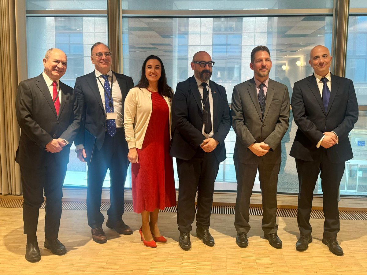 At @Europarl_EN’s #DMER last session of the current legislature, Ambassador Costa e Silva and his MERCOSUR counterparts praised the firm and continued efforts of president @jordi_canyas and vice-president @MonicaSilvanaG in favor of strenghening bi-regional relations.