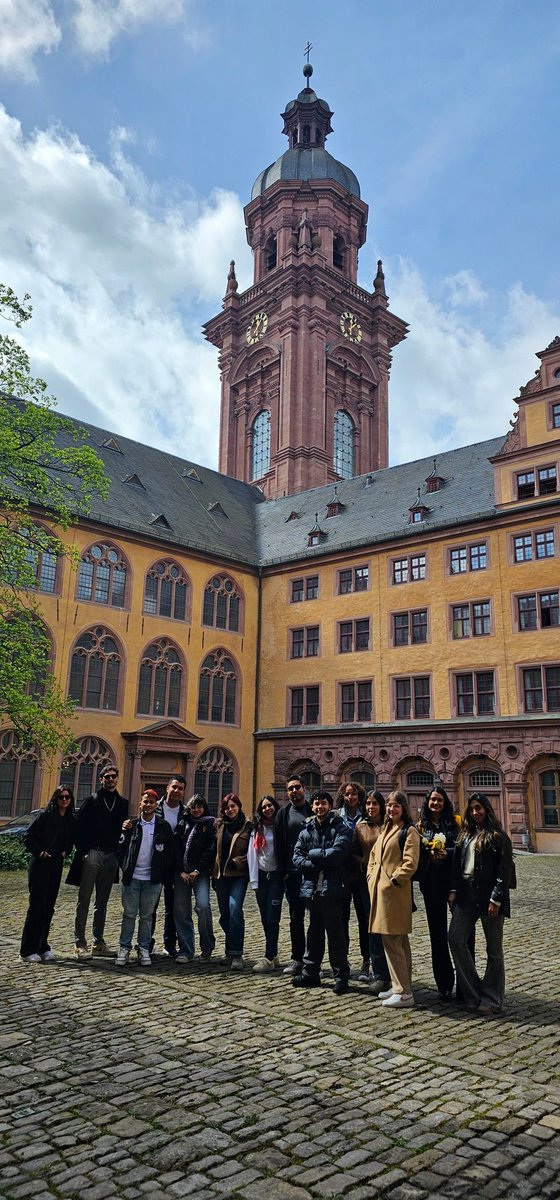 En la Universidad de Würzburg con estudiantes de @facultadderecho en el marco de convenio con el DAAD para intercambio estudiantil