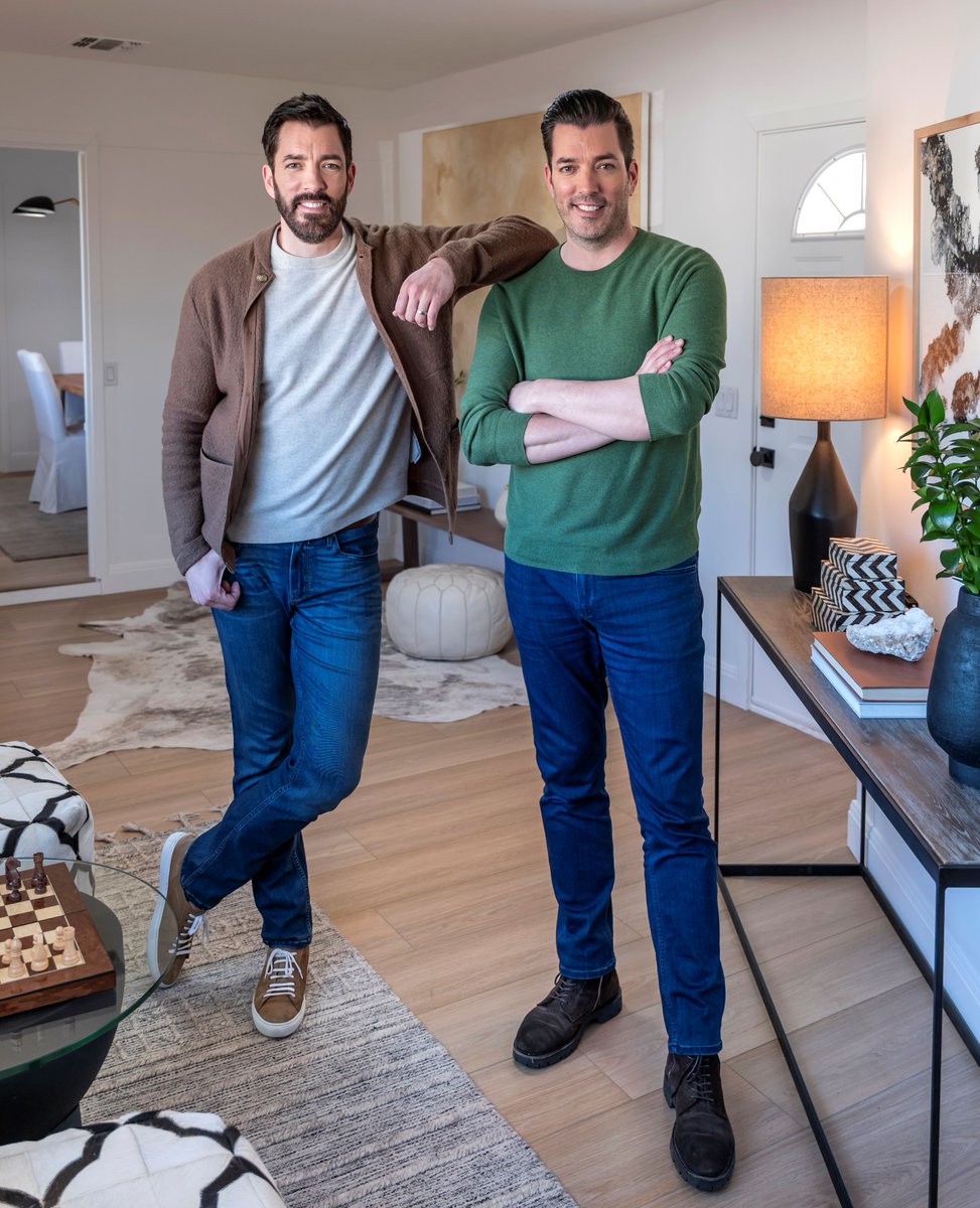 Mark your calendars!📆 Our BRAND-NEW show Backed by the Bros premieres June 5th at 9 p.m. ET/PT on @HGTV and @streamonmax. Get all the details here: bit.ly/3W0SDMy