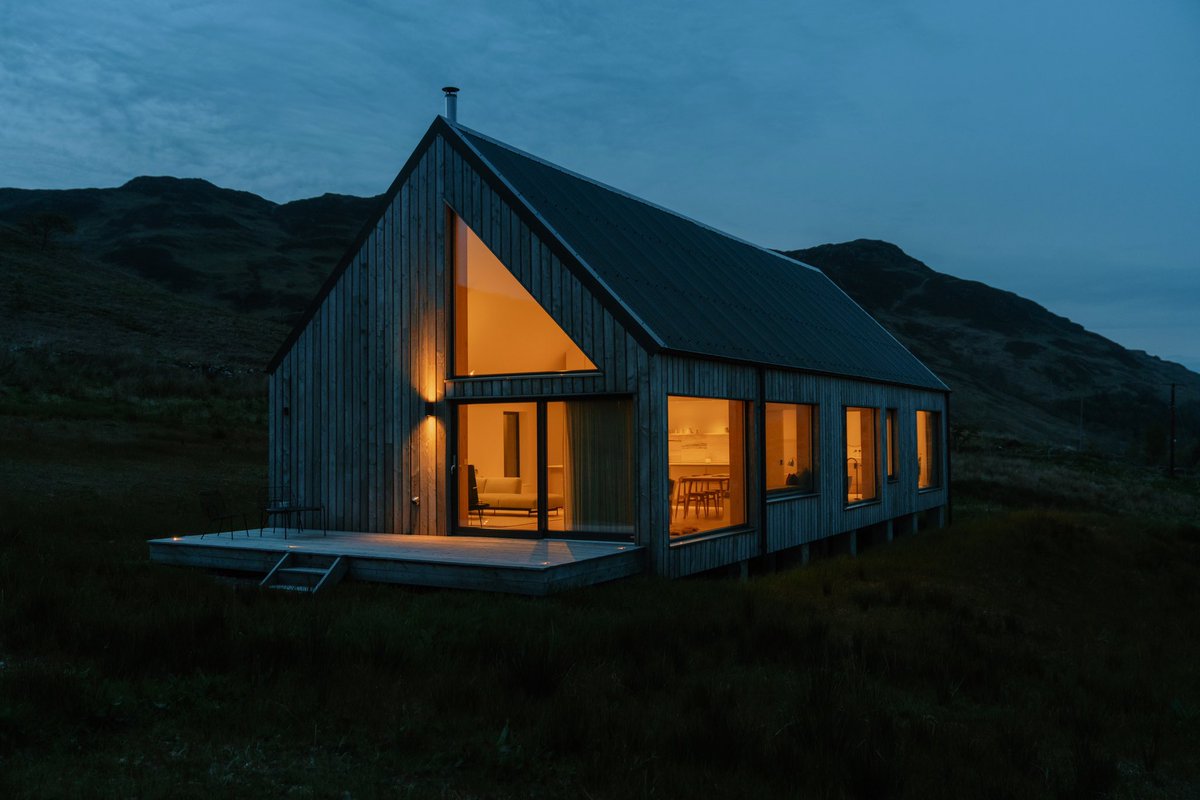 DanielCasson1's tweet photo. Hill House // https://t.co/A86E0sFF8U