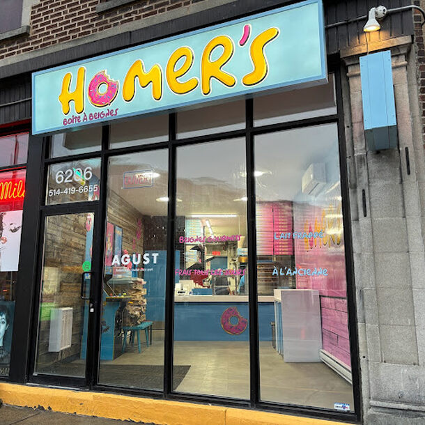 VVroulis's tweet photo. I want to make an announcement to @TheSimpsons, @nancycartwright, and @YeardleySmith  

There's a new donut shop in Montreal you have to try and it's for Simpsons fans with big and delicious donuts called HOMERS. You have to try it or appear in an TV EPISODE. #thesimpsons https://t.co/5fSze4VDcE