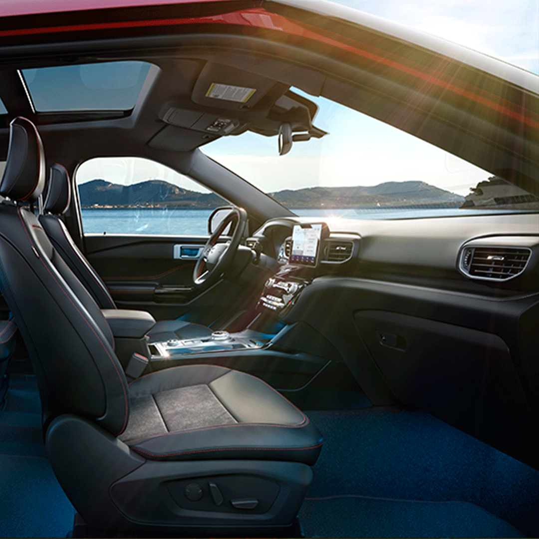 AutosLatinos's tweet photo. Versatilidad en su máxima expresión: con los asientos PowerFold�� de la tercera fila disponibles, el #FordExplorer se adapta sin esfuerzo a tus necesidades, ya sea acomodar pasajeros o maximizar el espacio de carga. https://t.co/PrcjN2wbYR