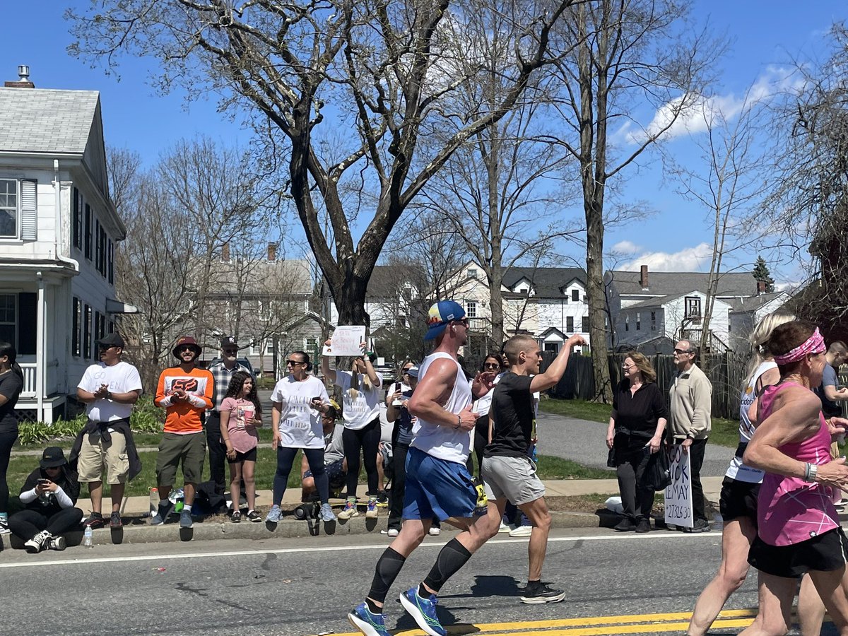 HeatherSalon's tweet photo. @MattWilpers great seeing you crush #BostonMarathon at mile 10 today ! https://t.co/pjb0Q2mtHf