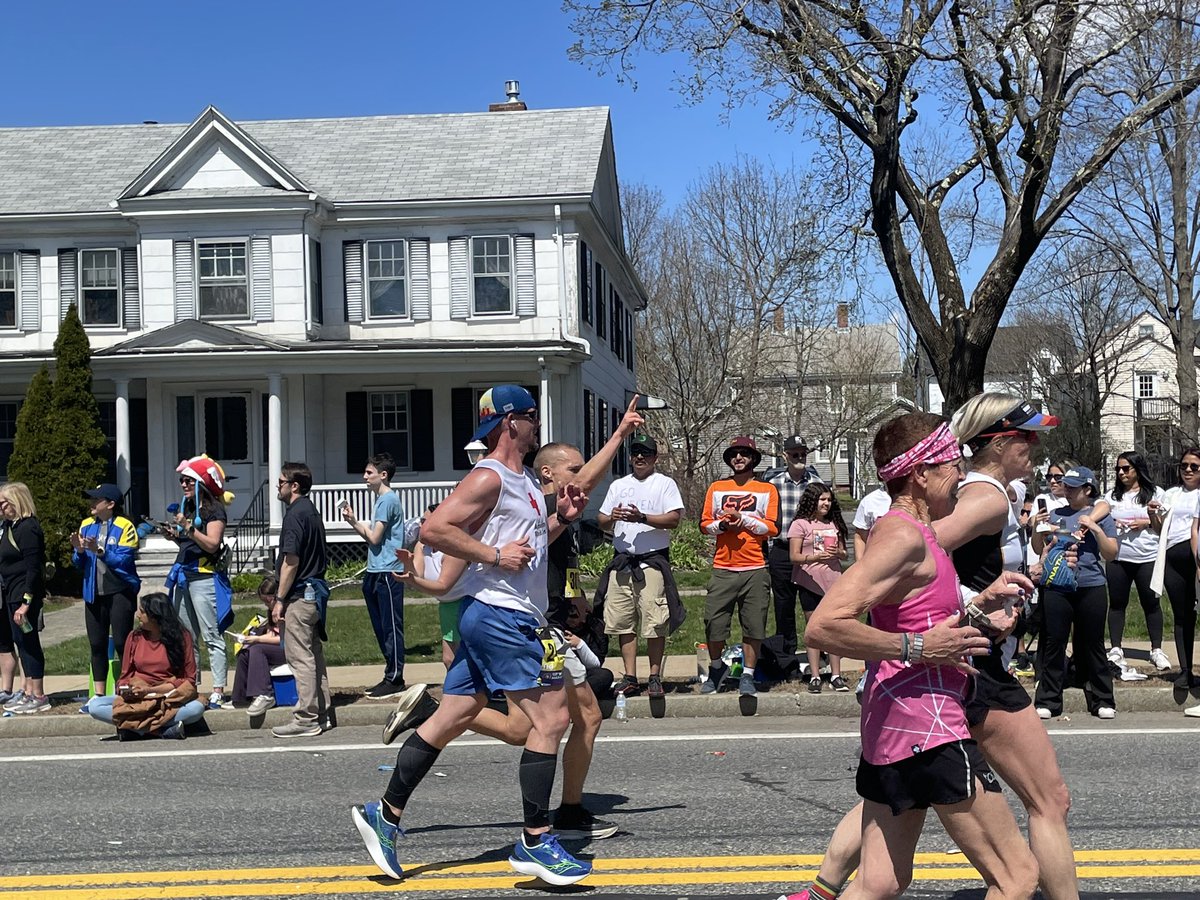 HeatherSalon's tweet photo. @MattWilpers great seeing you crush #BostonMarathon at mile 10 today ! https://t.co/pjb0Q2mtHf