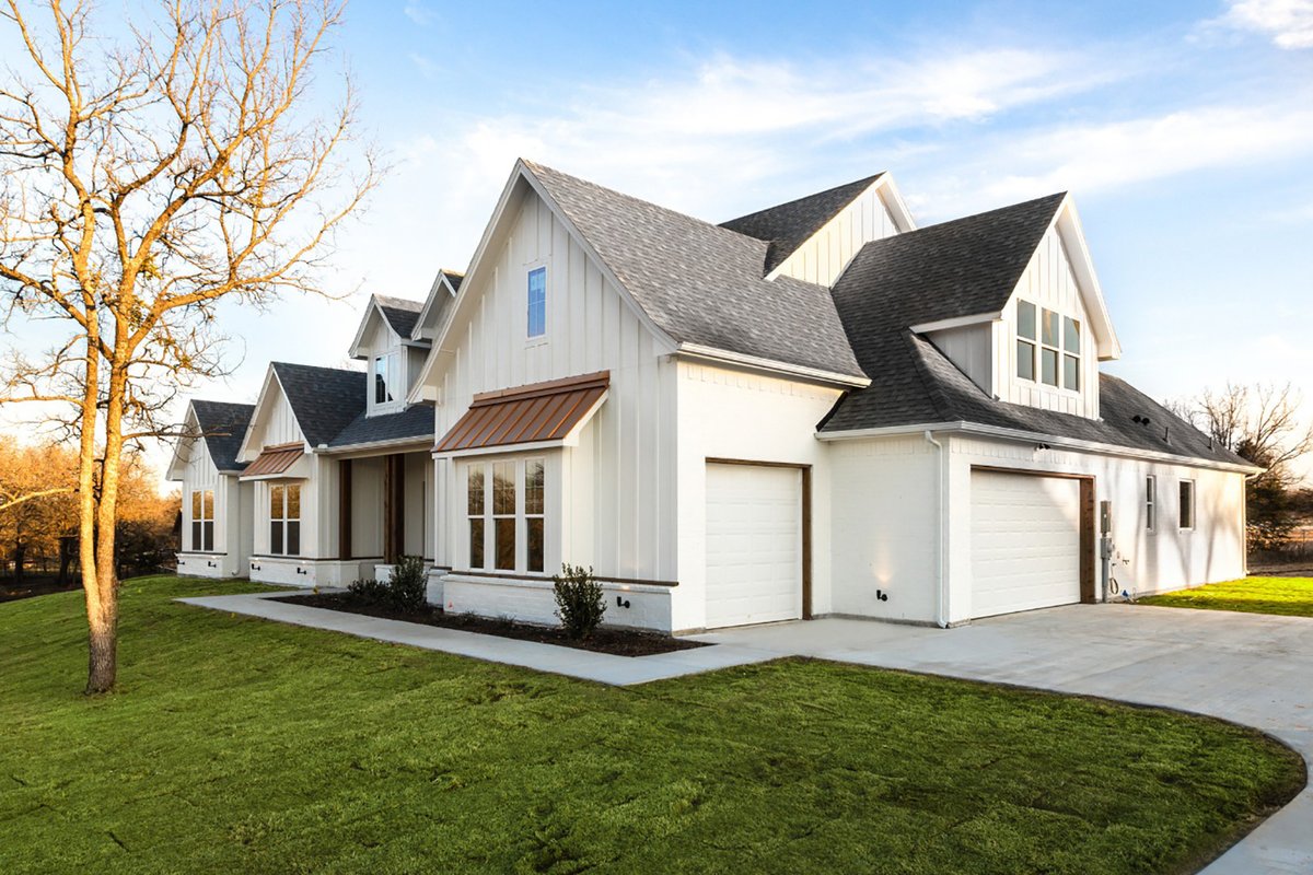 Thanks for tagging us in your projects for #ExteriorDesignWeek – check out this incredible roundup of homes with Hardie® siding!

#JamesHardie #ExteriorDesign #Siding #HouseSiding #Home #BuildingIndustry #HomeReno #HomeImprovement #BeautifulHomes