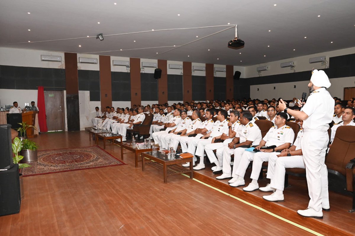 #HQKNA #IndianNavy VAdm Krishna Swaminathan,Chief of Personnel, interacted with Officers, Sailors & Defence Civilians at Naval Base #Karwar on 15 Apr & discussed various HR initiatives & policies. He exhorted personnel to give their best in making Karwar a futuristic & smart base