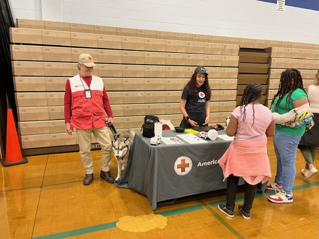 Thanks to @RoadCaughman in Columbia for inviting @RedCrossSC to meet with students on Friday! Students spoke with our team about how we serve the community. They were even able to meet Tia, a service animal who goes out on disaster response calls with our volunteers!