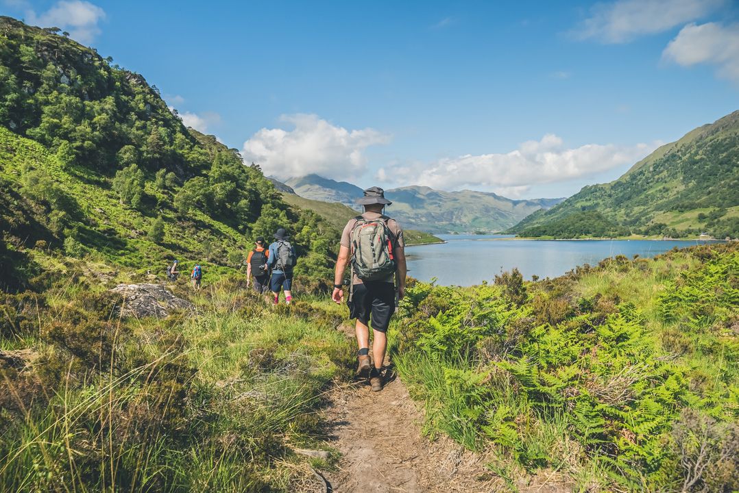 ✨WALKING IN TO KNOYDART?✨ We'll be in a BBC doc this summer, part of which focuses on the 'walk in'. Filming 17-22 Jun & the team would love to speak with folk walking in during that time. Willing participants will be well fed and watered on arrival - get in touch! 🍻 📸Wiggle