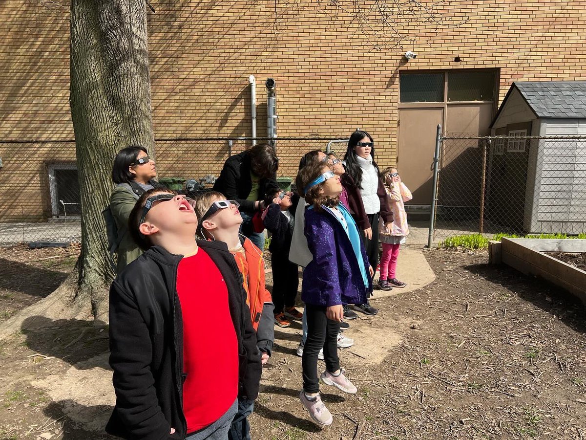 LPPCamp's tweet image. Happy memories form the eclipse PA day camp last Monday! #HamOnt