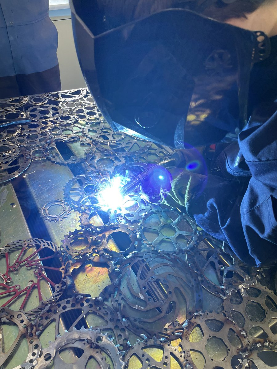 Oor Space Youthy ~ Peebles tweet media