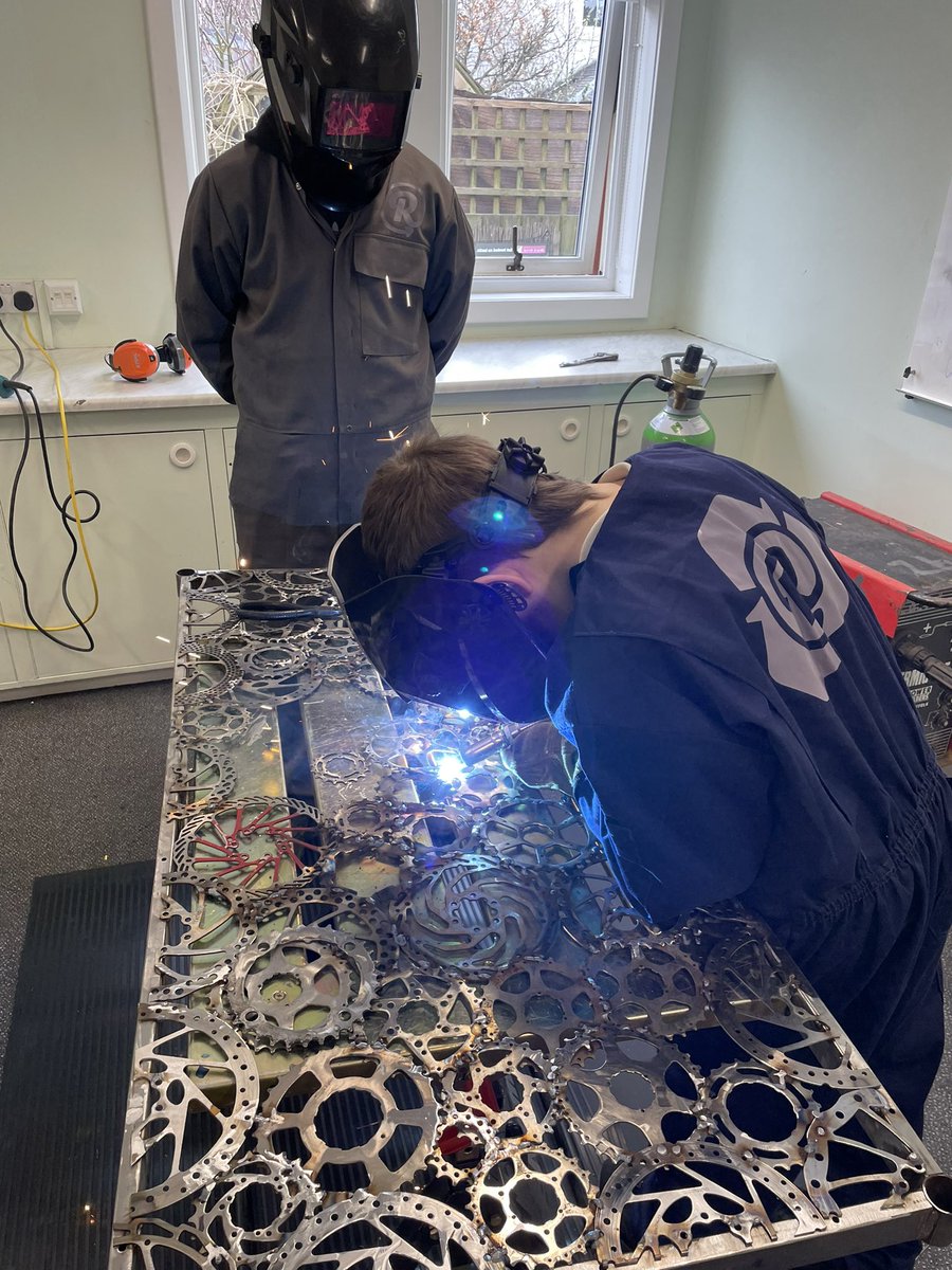 Oor Space Youthy ~ Peebles tweet media