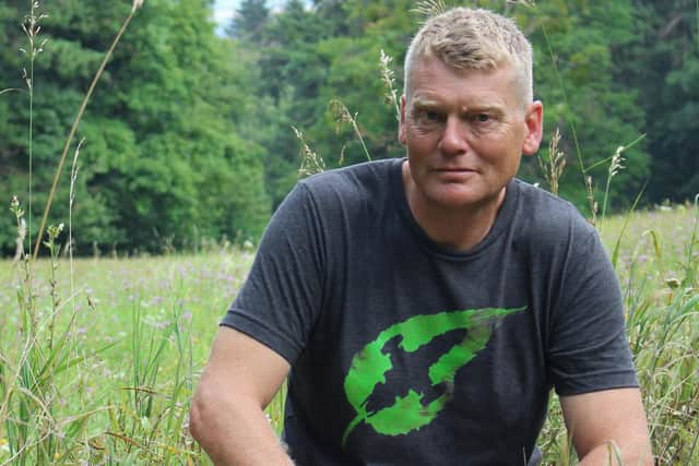 'The best thing we can all do is buy a battery powered thermal waistcoat' @tomheapmedia In this week's column @ANGETERRY spoke to Tom Heap - presenter of @BBCRareEarth & @BBCCountryfile, and author of '39 Ways to Save the Planet' 👉 yorkshireeveningpost.co.uk/news/environme… @LeedsNews